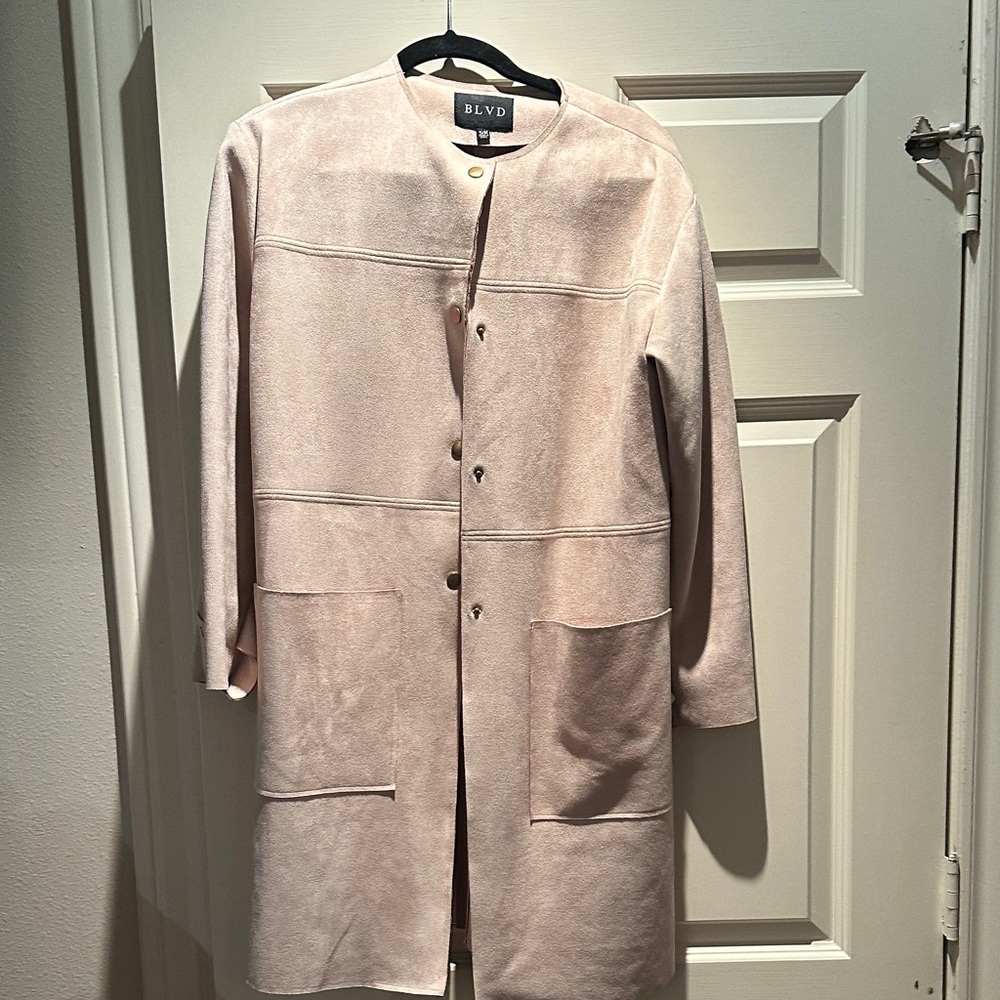 BLVD Women's Soft Tan Trench Coat